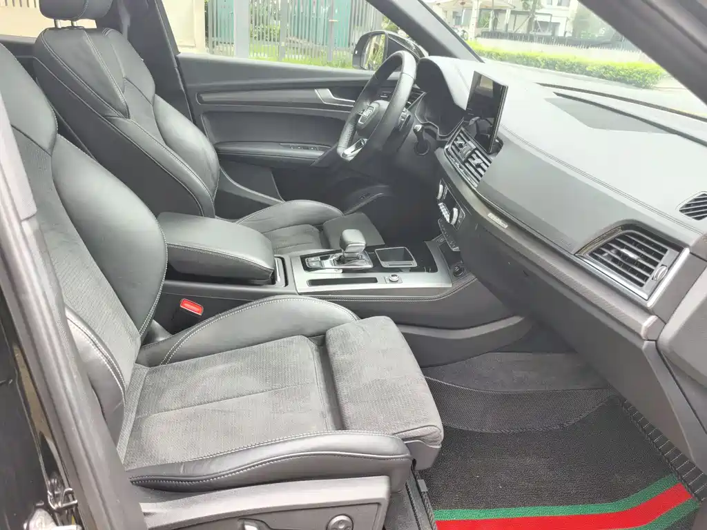 Audi Q5L Sportback 2022 — фото 13
