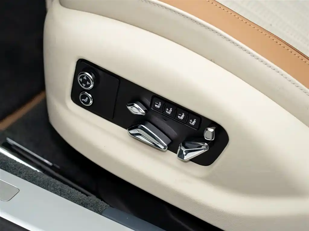 Bentley Flying Spur PHEV 2023 — фото 9