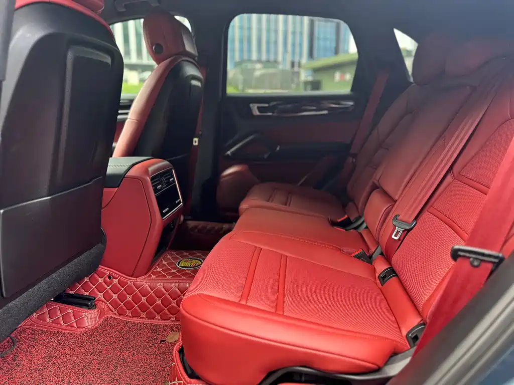 Porsche Cayenne 2019 — фото 16