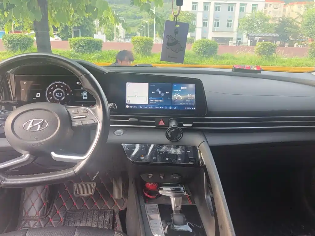 Hyundai Elantra 2021