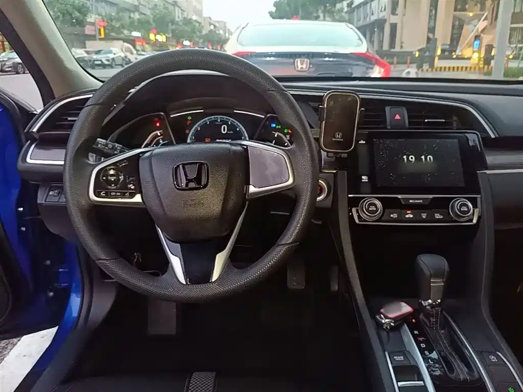 Honda Civic 2021 — фото 10