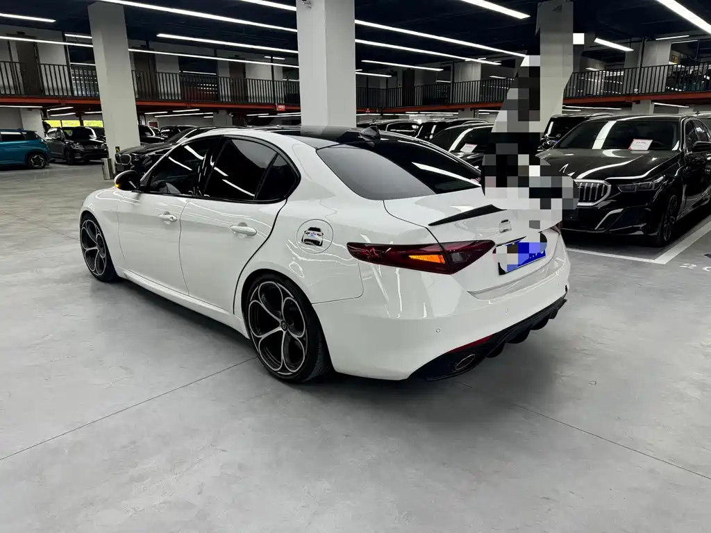 Alfa Romeo Giulia 2020 — фото 14