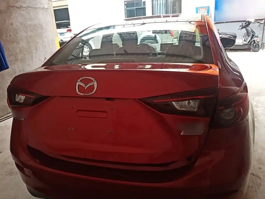 Mazda 3 Axela 2017 — фото 6