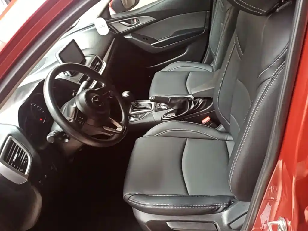 Mazda 3 Axela 2017 — фото 15