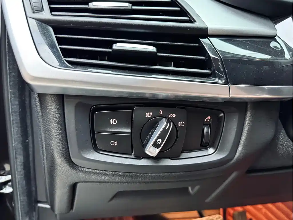 BMW X5 2018 — фото 12