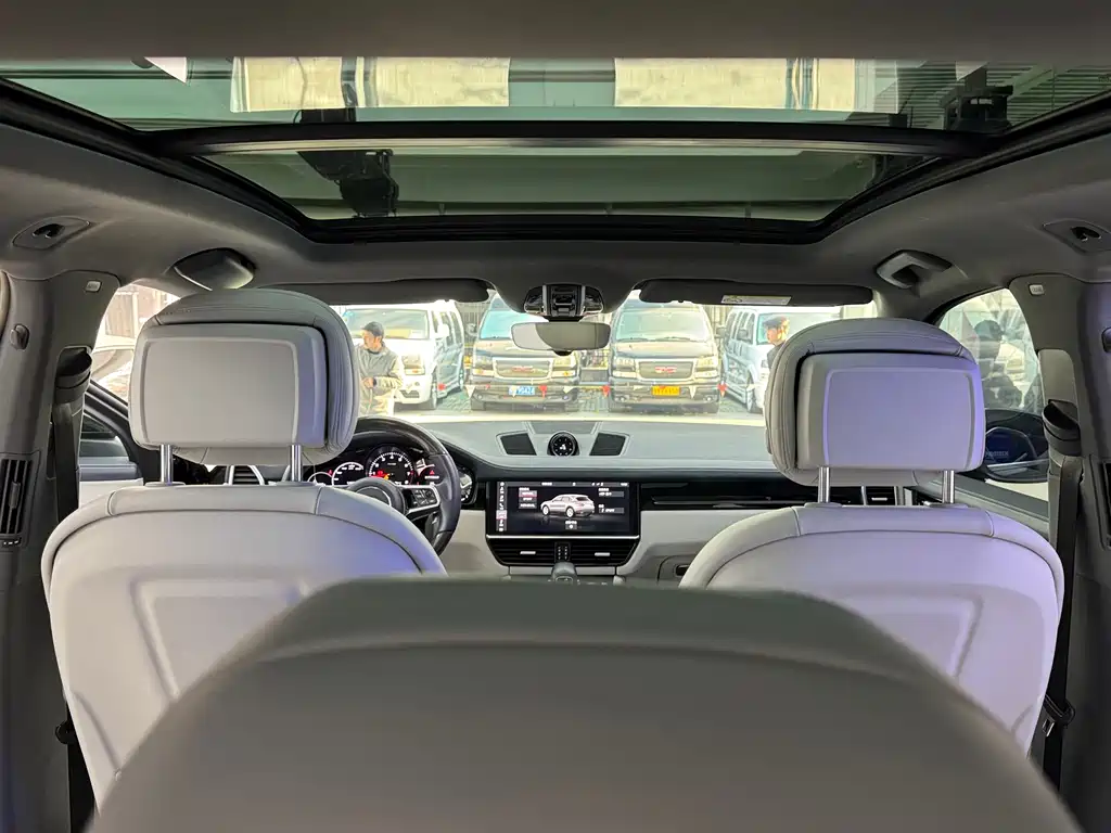 Porsche Cayenne 2018 — фото 14
