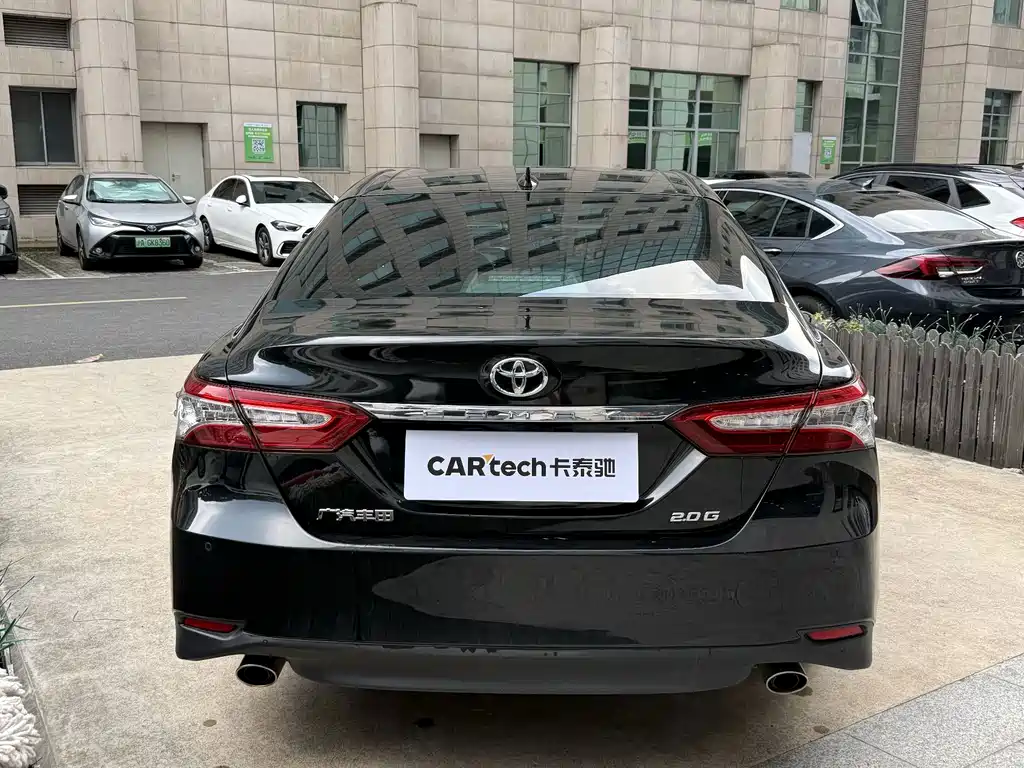 Toyota Camry 2022 — фото 4