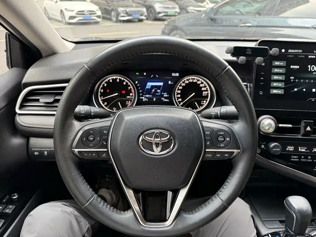 Toyota Camry 2022 — фото 7