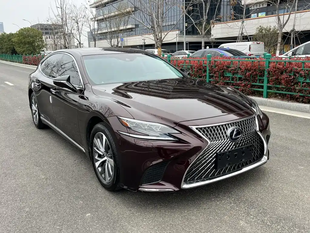 Lexus LS 2020 — фото 3