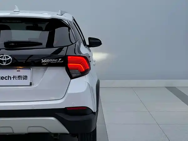 Toyota Yaris L 2022