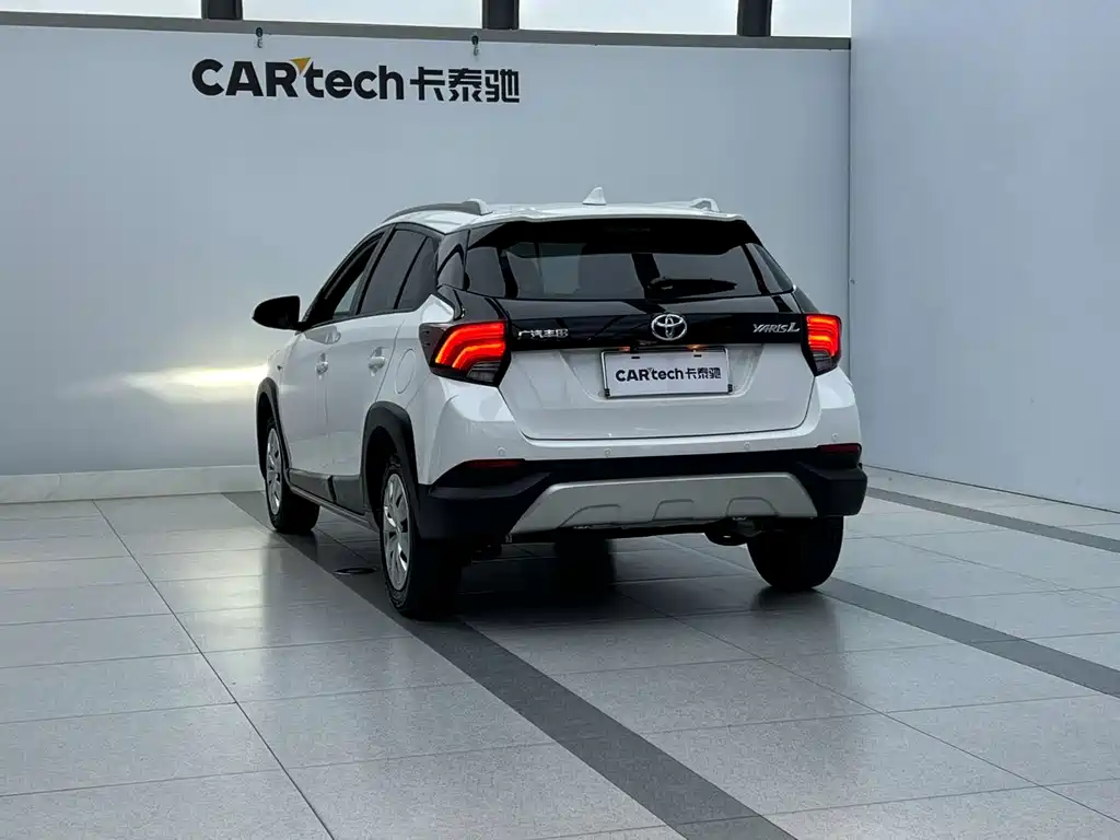Toyota Yaris L 2022