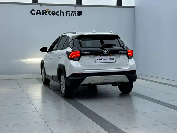 Toyota Yaris L 2022