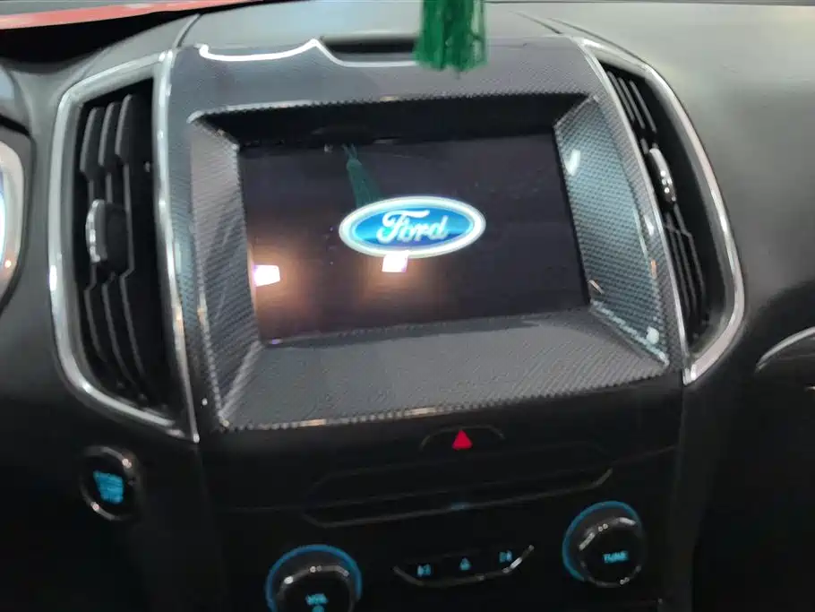 Ford Edge 2018 — фото 13