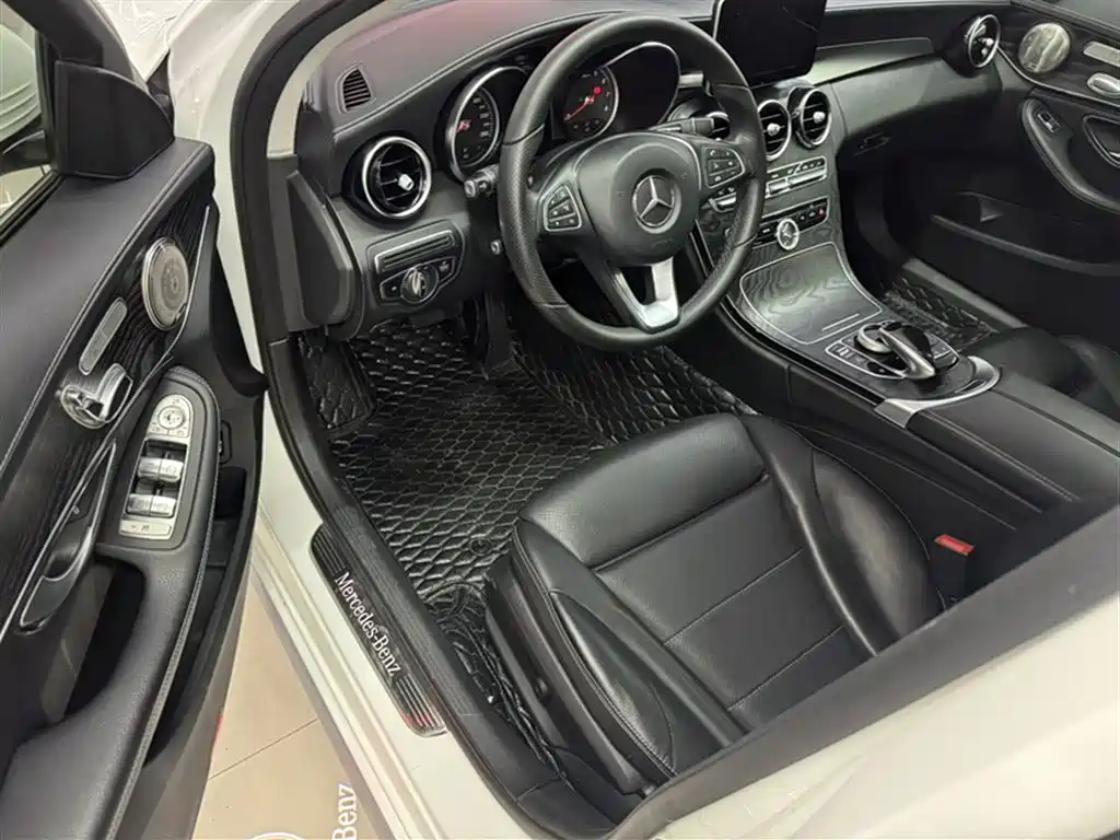 Mercedes-Benz C-Class 2018 — фото 12