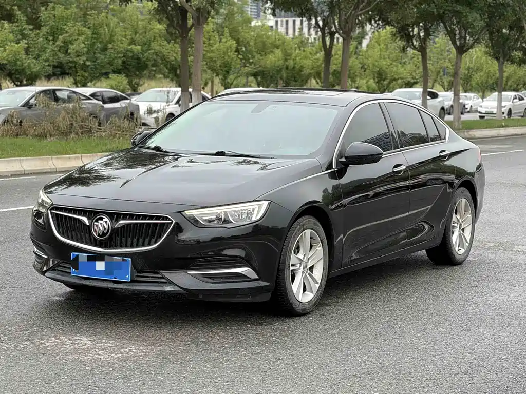 Buick Regal 2018 — фото 1