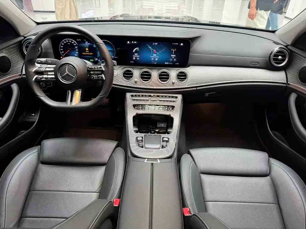 Mercedes-Benz E-Class 2021 — фото 15