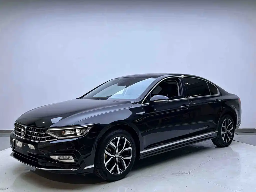 Volkswagen Magotan 2025