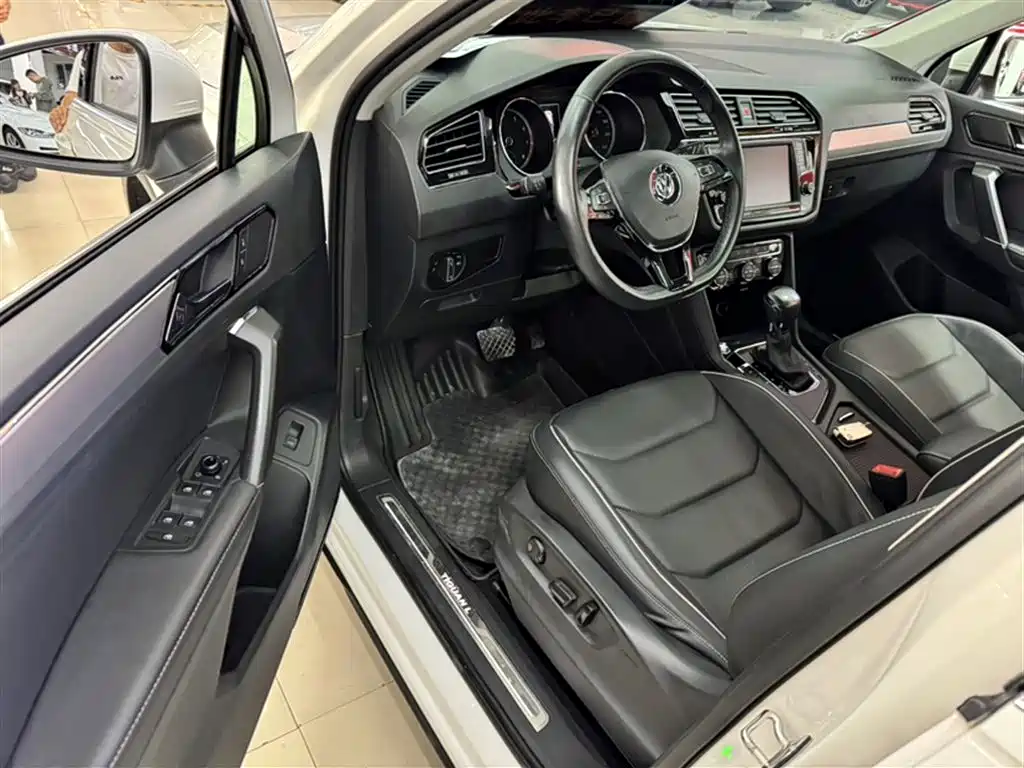 Volkswagen Tiguan L 2017 — фото 14