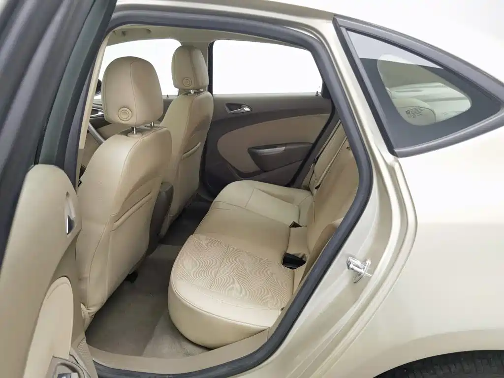 Buick Excelle GT 2015 — фото 15