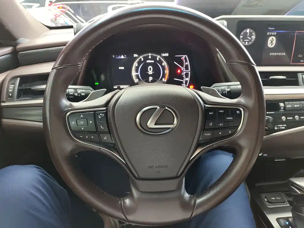 Lexus ES 2019 — фото 10