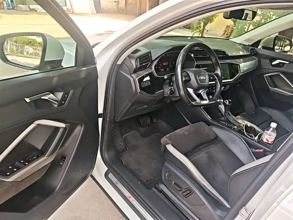 Audi Q3 2020 — фото 16