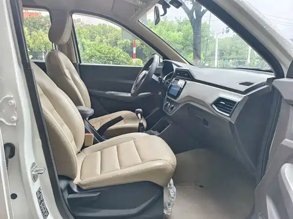 Wuling Hongguang 2018
