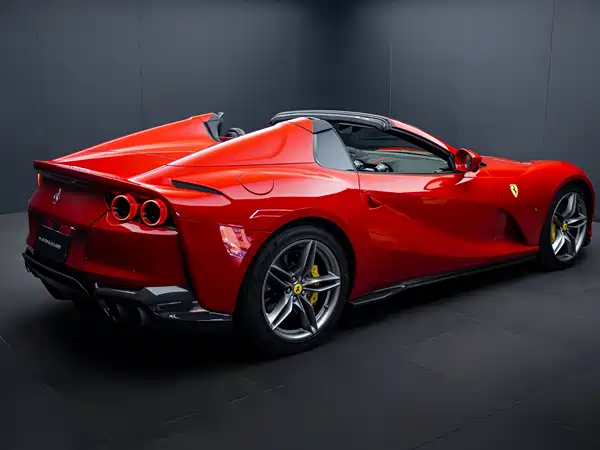 Ferrari 812 2021