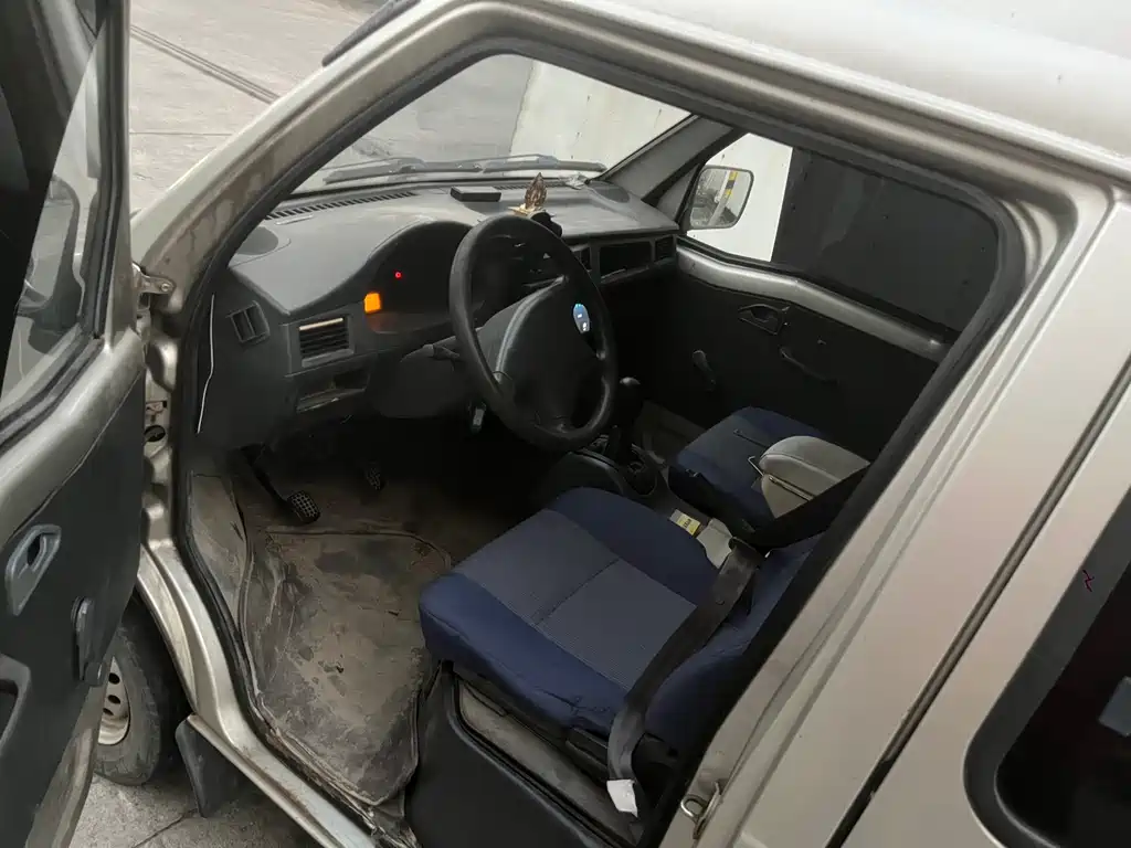 Wuling Zhiguang 2013