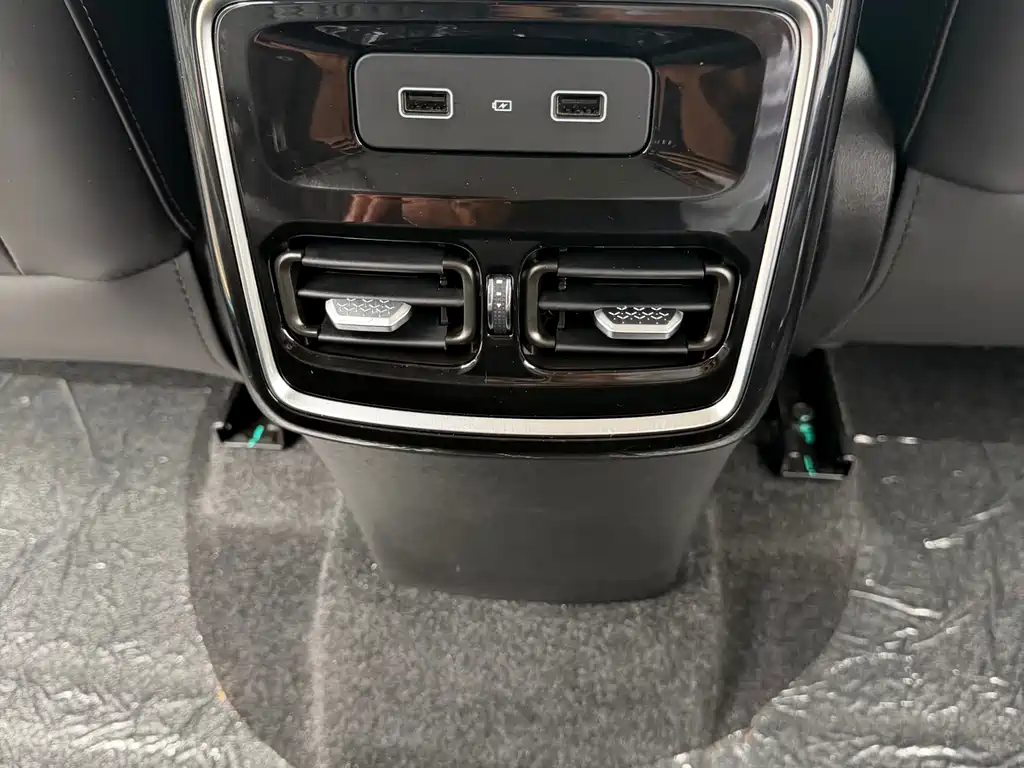 Jetour X70 PLUS 2024 — фото 15