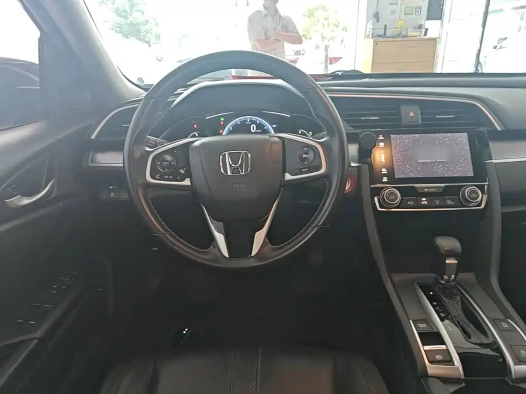 Honda Civic 2018 — фото 11