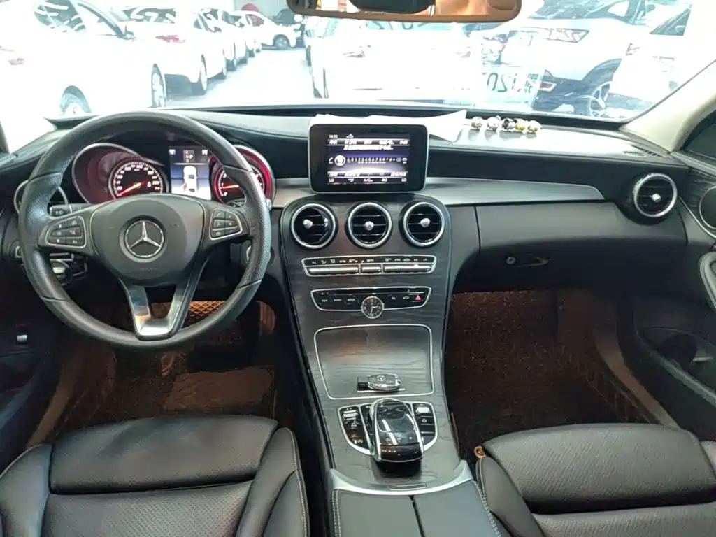 Mercedes-Benz C-Class 2018 — фото 10