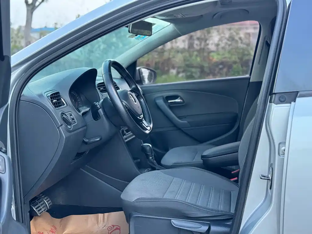 Volkswagen Polo 2014