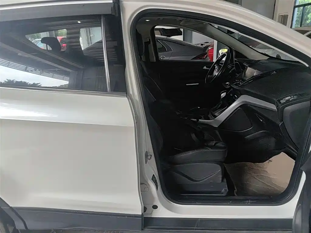 Ford Kuga 2015 — фото 25