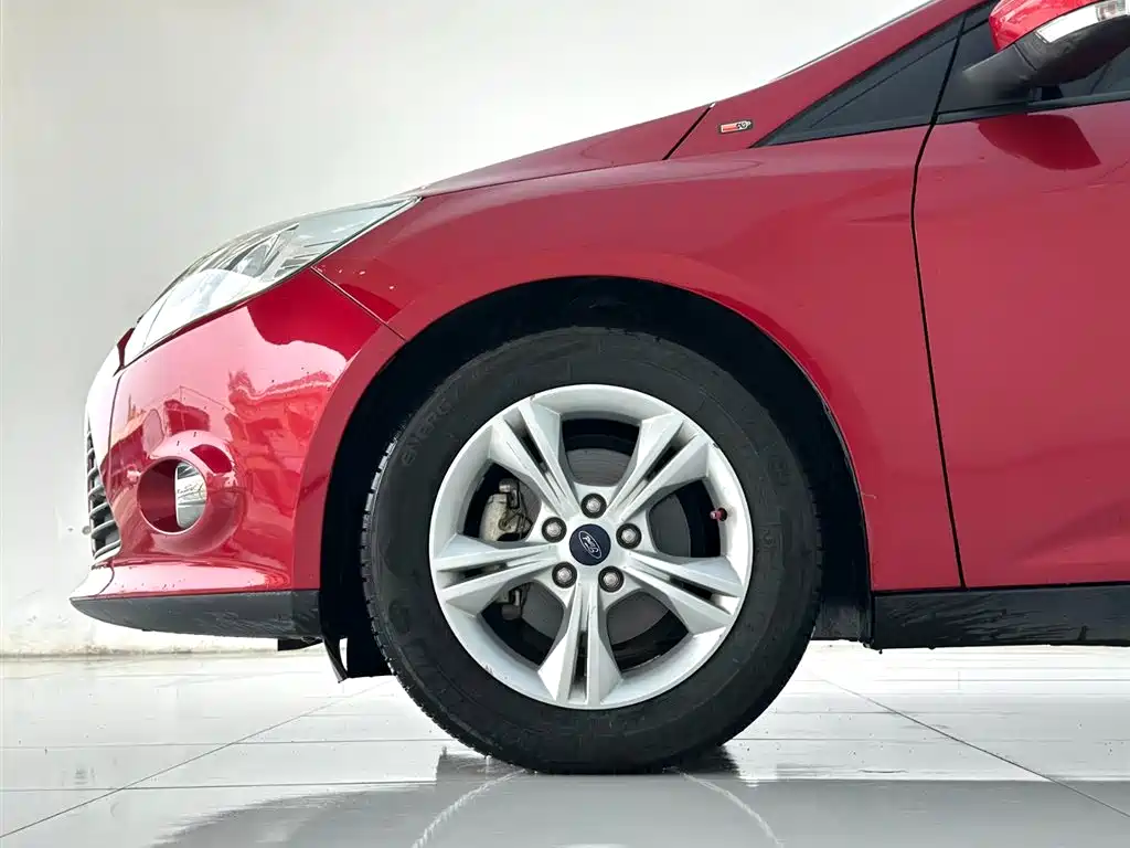 Ford Focus 2014 — фото 9