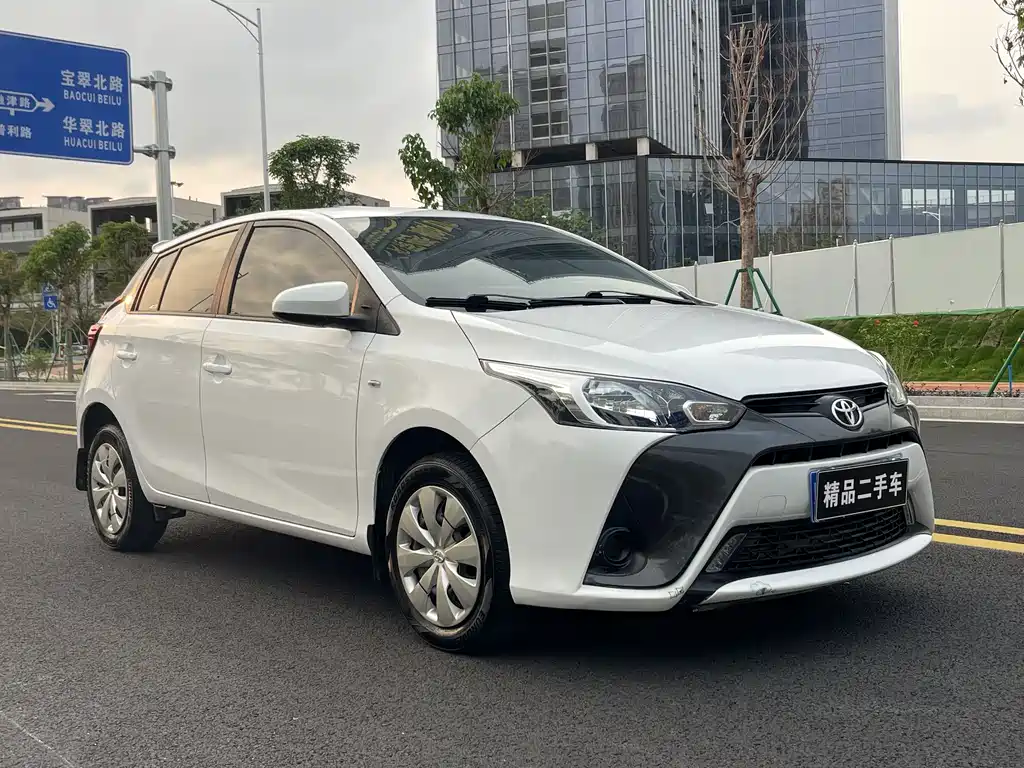 Toyota Yaris L 2020 — фото 3