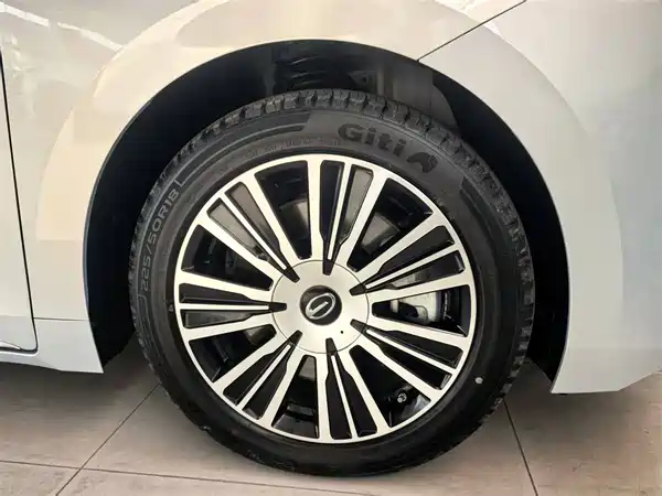 GAC Trumpchi E8 PHEV 2024