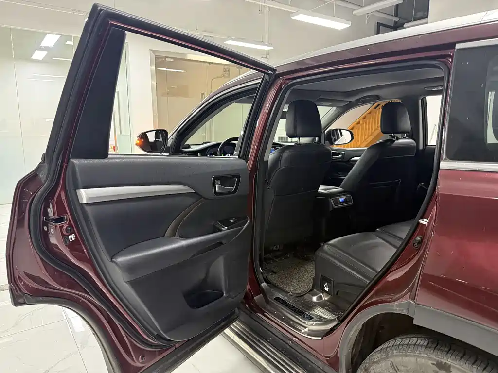 Toyota Highlander 2016 — фото 13
