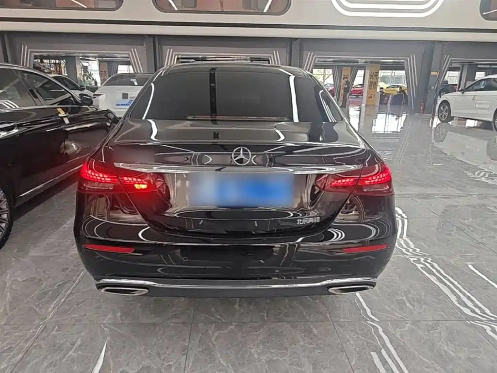 Mercedes-Benz E-Class 2023 — фото 6