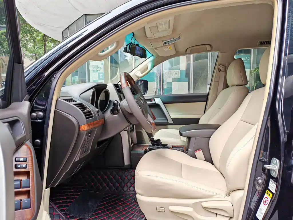 Toyota Prado 2012 — фото 5