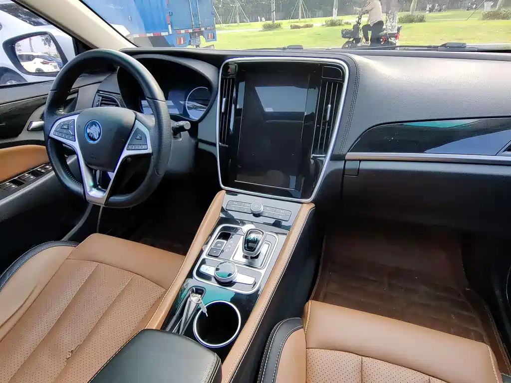 BYD Qin NEV 2018 — фото 15