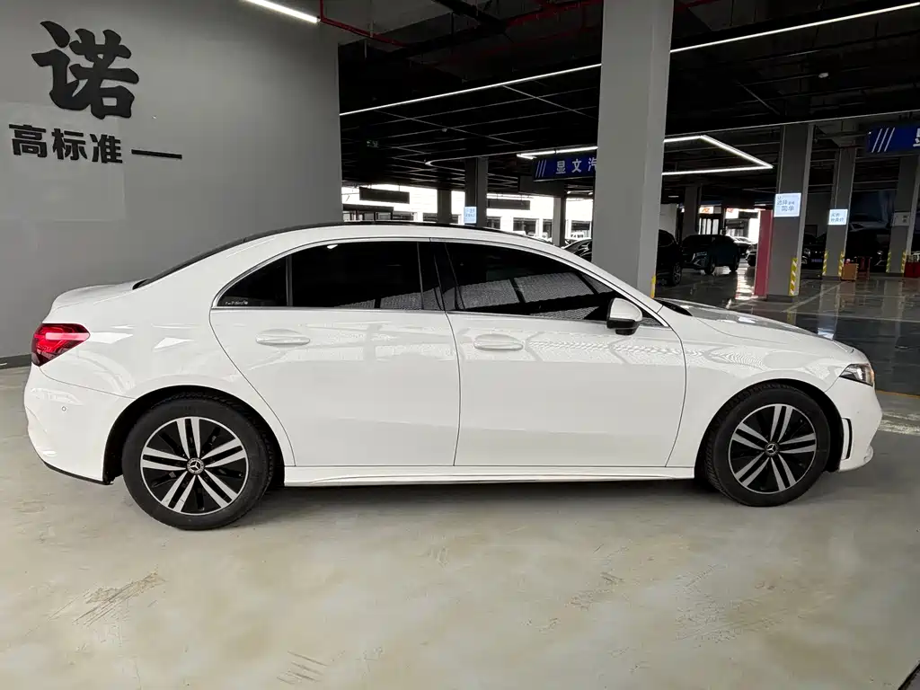 Mercedes-Benz A-Class 2019 — фото 15