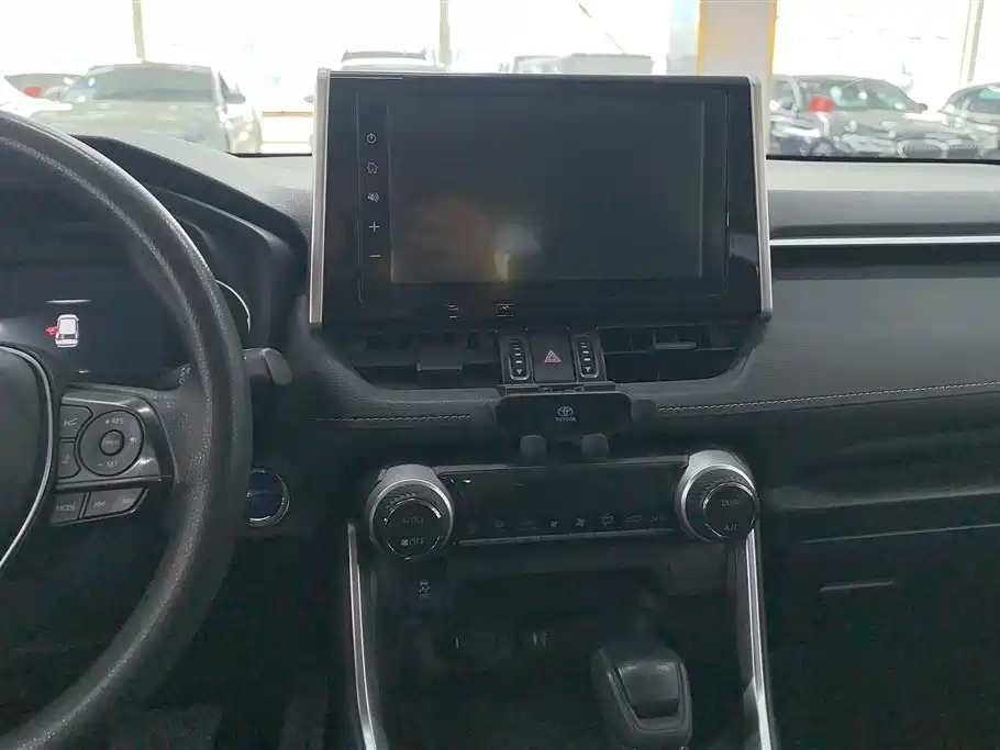 Toyota RAV4 2020 — фото 13