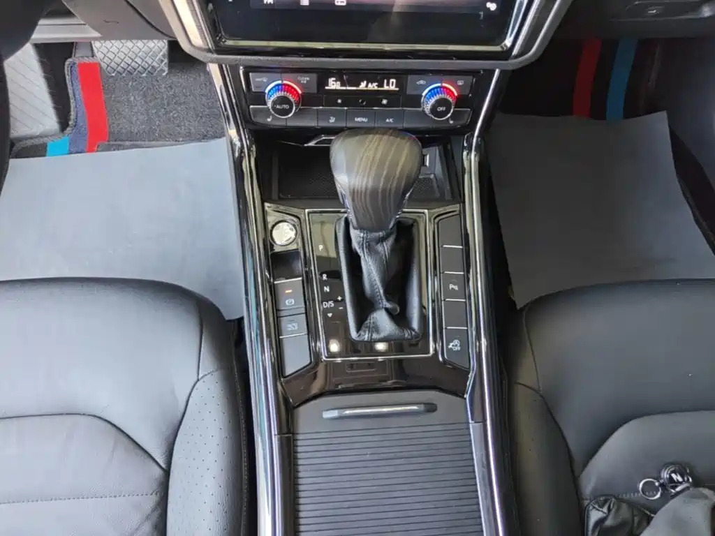 Volkswagen Phideon 2018 — фото 14