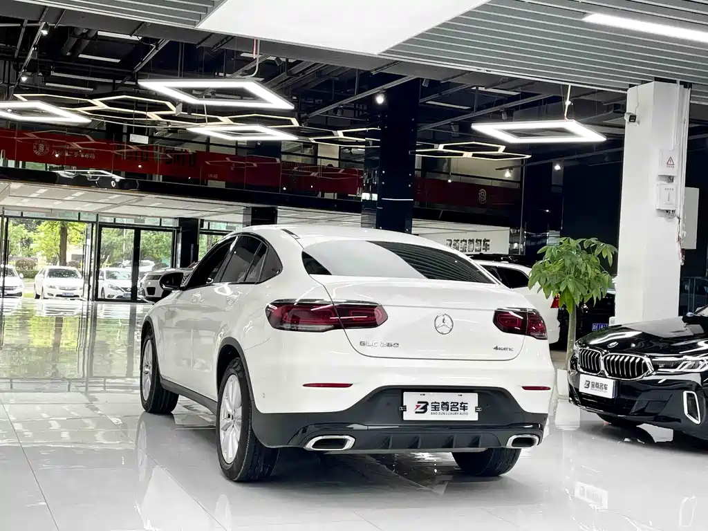 Mercedes-Benz GLC Coupe 2022 — фото 18