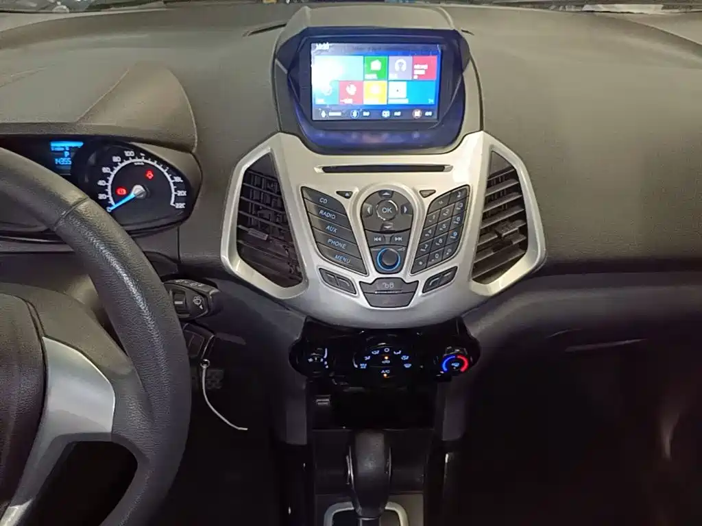 Ford Ecosport 2015 — фото 13