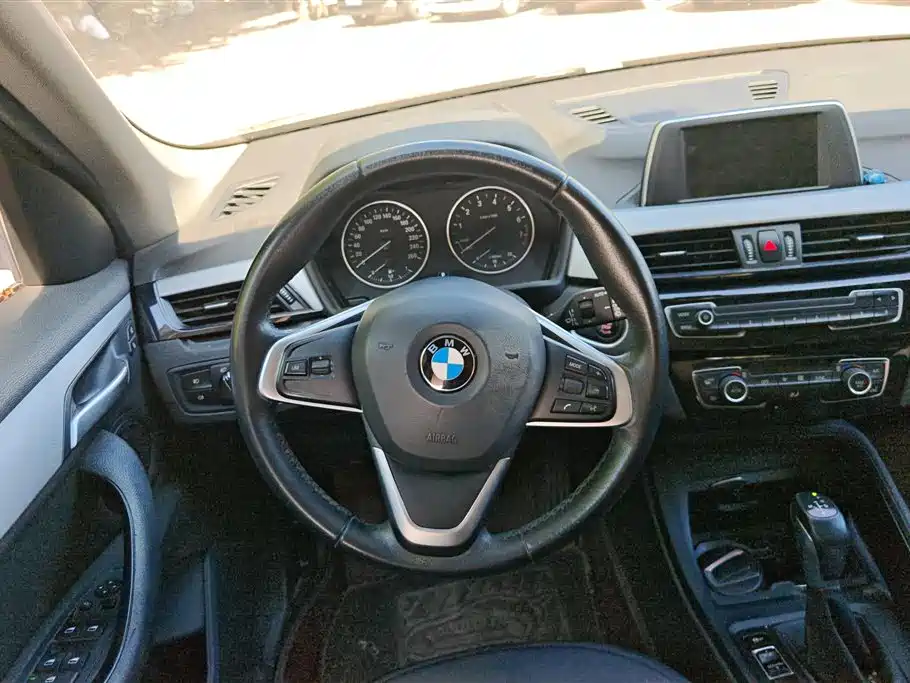 BMW X1 2017 — фото 15