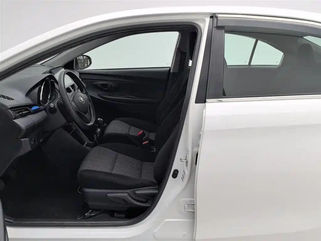 Toyota Vios 2017 — фото 10