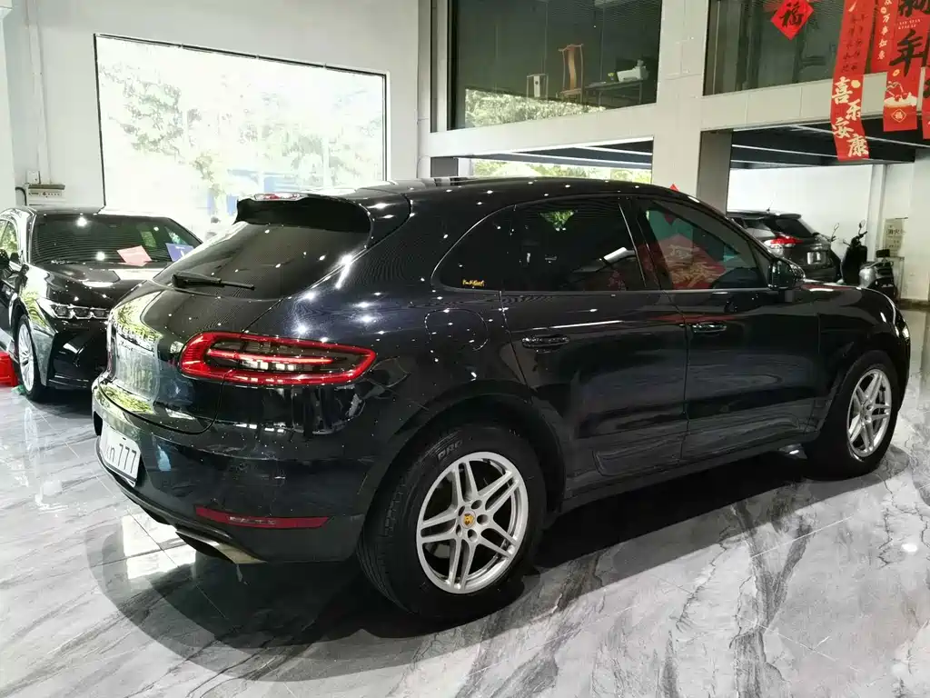 Porsche Macan 2016 — фото 24