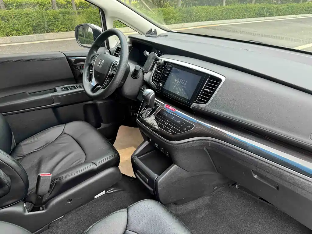 Honda Odyssey 2020 — фото 16