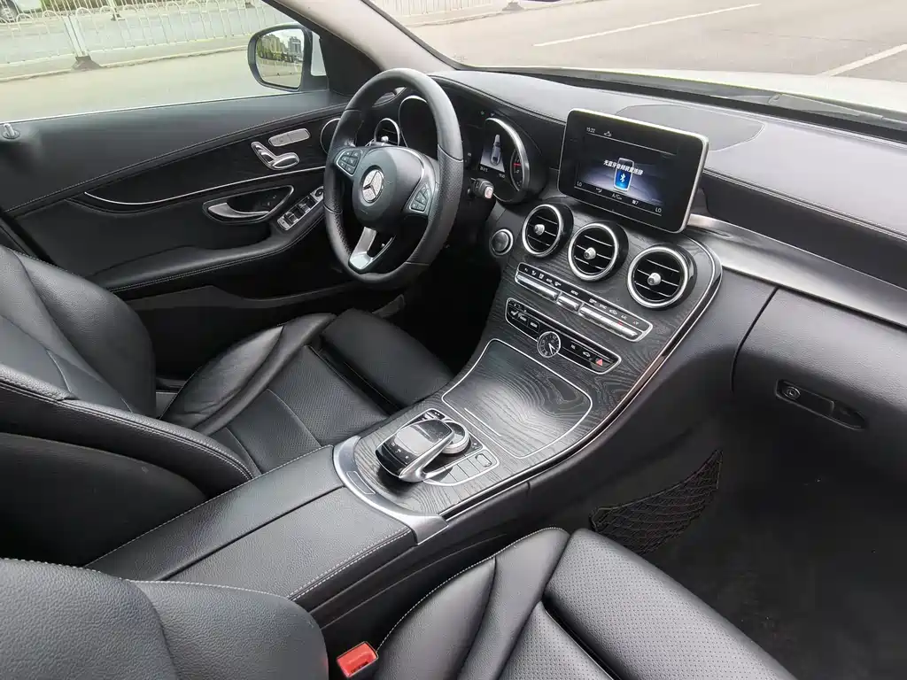 Mercedes-Benz C-Class 2018 — фото 16